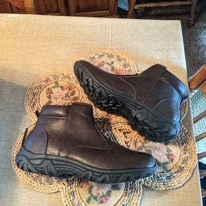 Gold toe memory foam boots